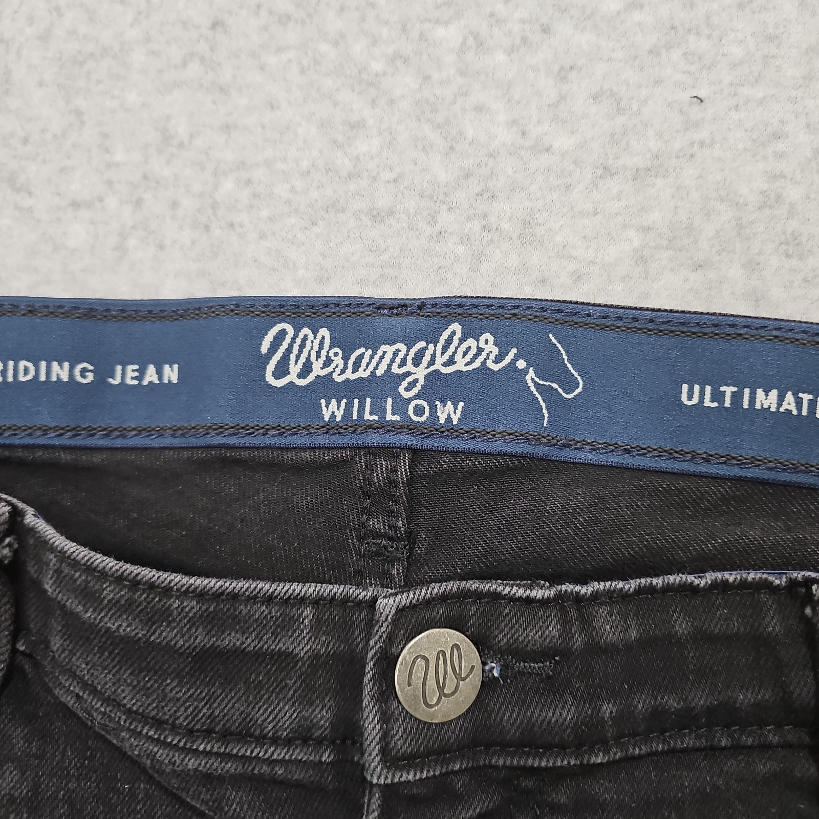Wrangler Willow Ultimate Riding Jeans Women’s Sz 32×36 Black Wash Mid-Rise