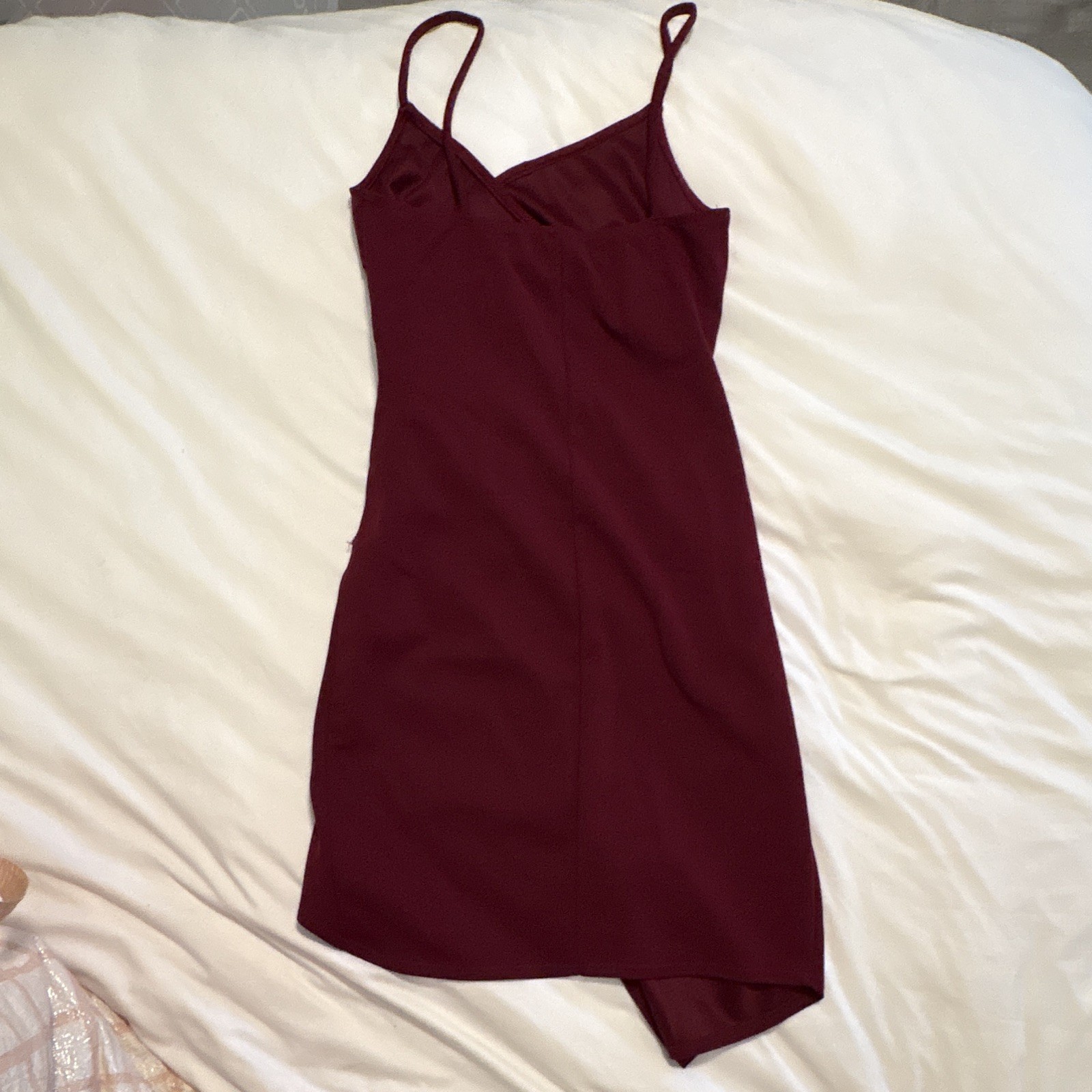 Windsor Burgundy Solid V-Neck Strappy Asymmetric Slip Mini Dress Women S
