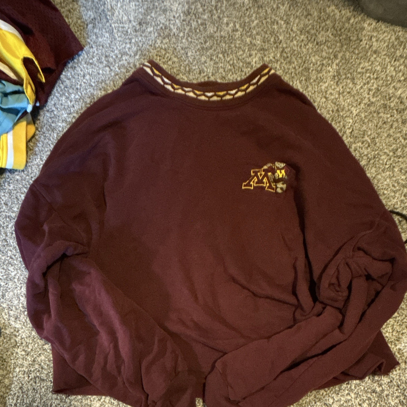 Tundra Men’s Burgundy Crew Neck Pullover Sweatshirt XL Embroidered Logo