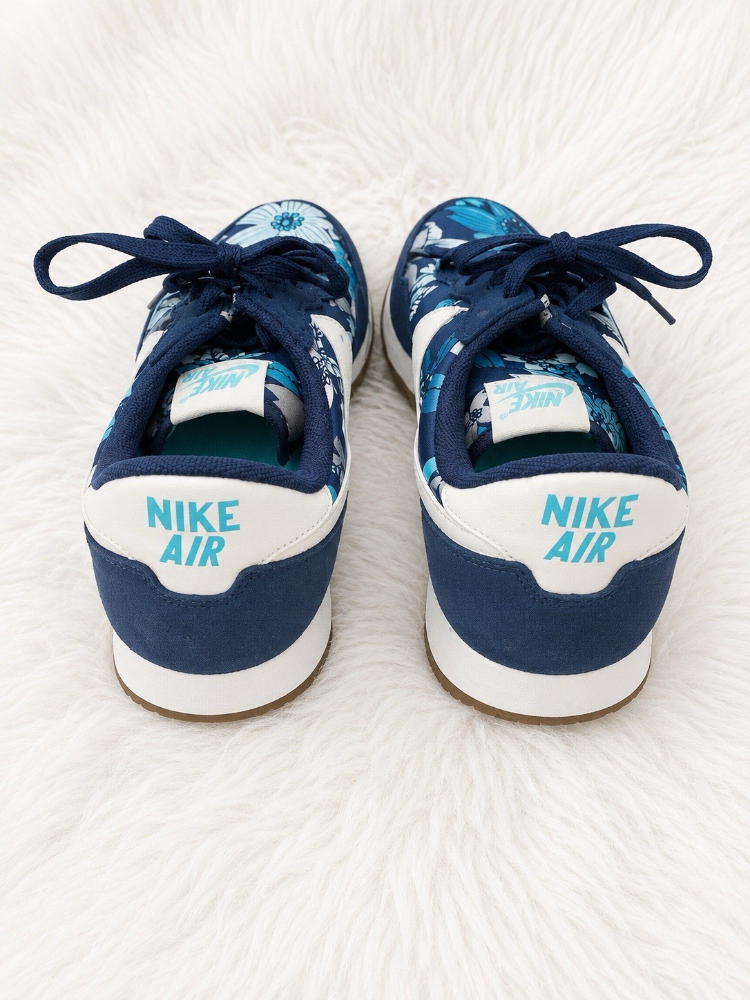Nike MD Runner 2 Blue Floral Print Sneakers Women’s Size 8.5 Retro Casual