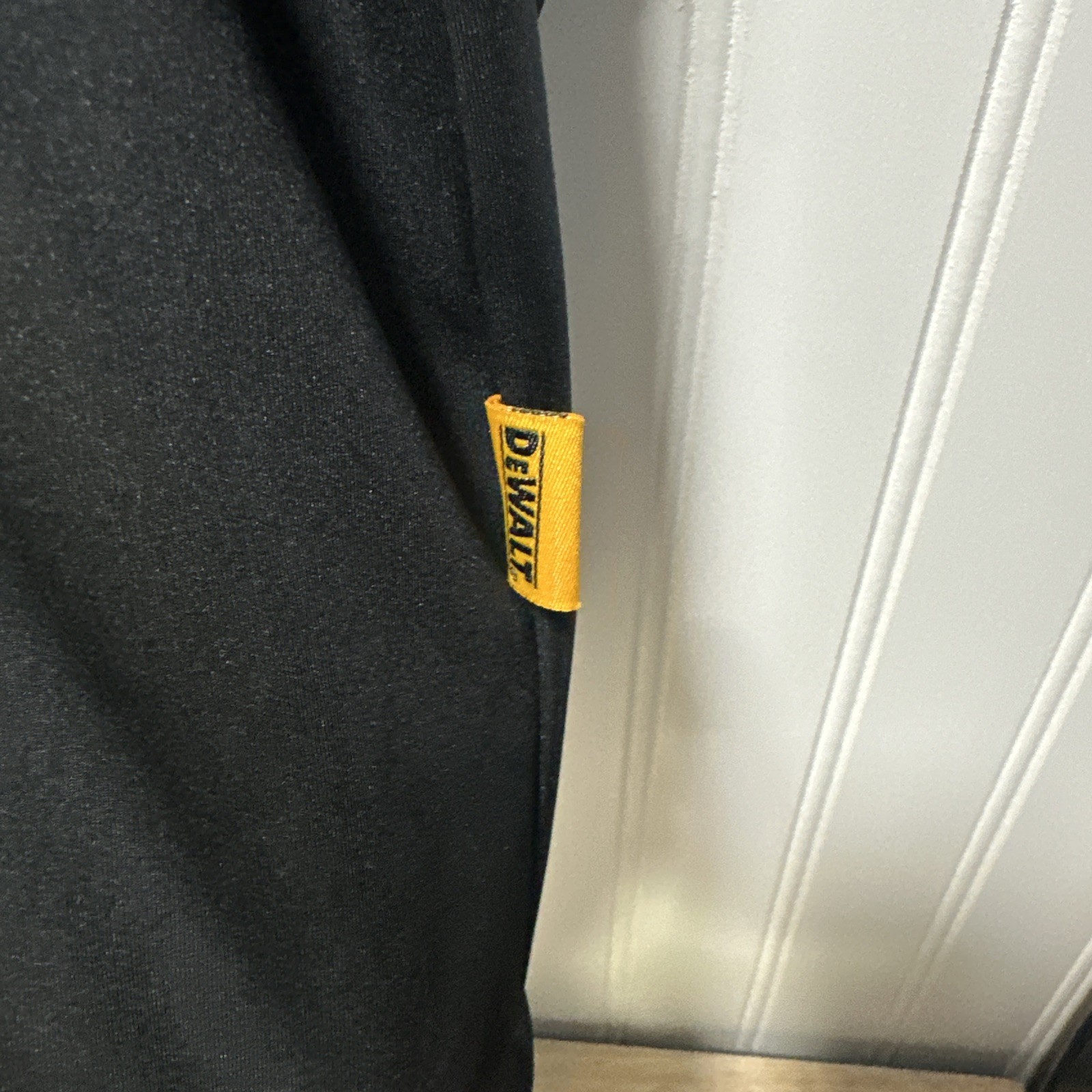 Dewalt Hybrid Insulated Jacket Men’s Size Large DXWW50003