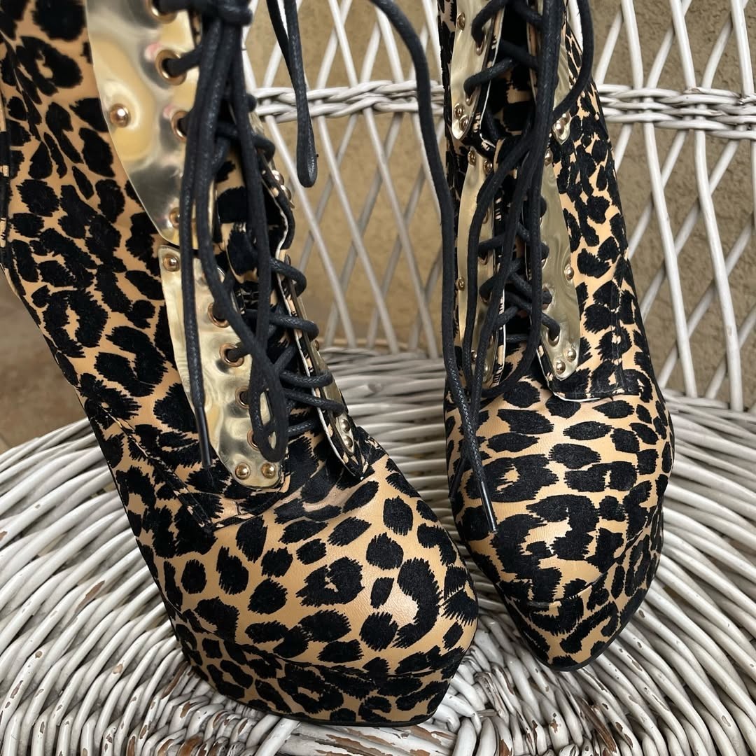 Sergio Todzi Leopard Platform Ankle Boots Metallic Gold Shield Lace Up Womens 10