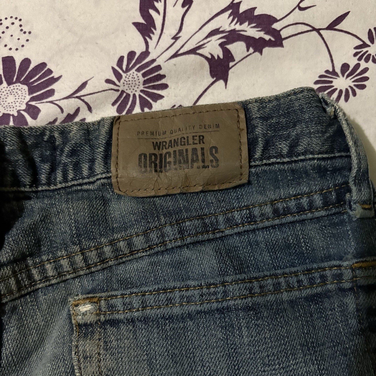 Wrangler Originals Relaxed Boot Distressed Jeans 30×30