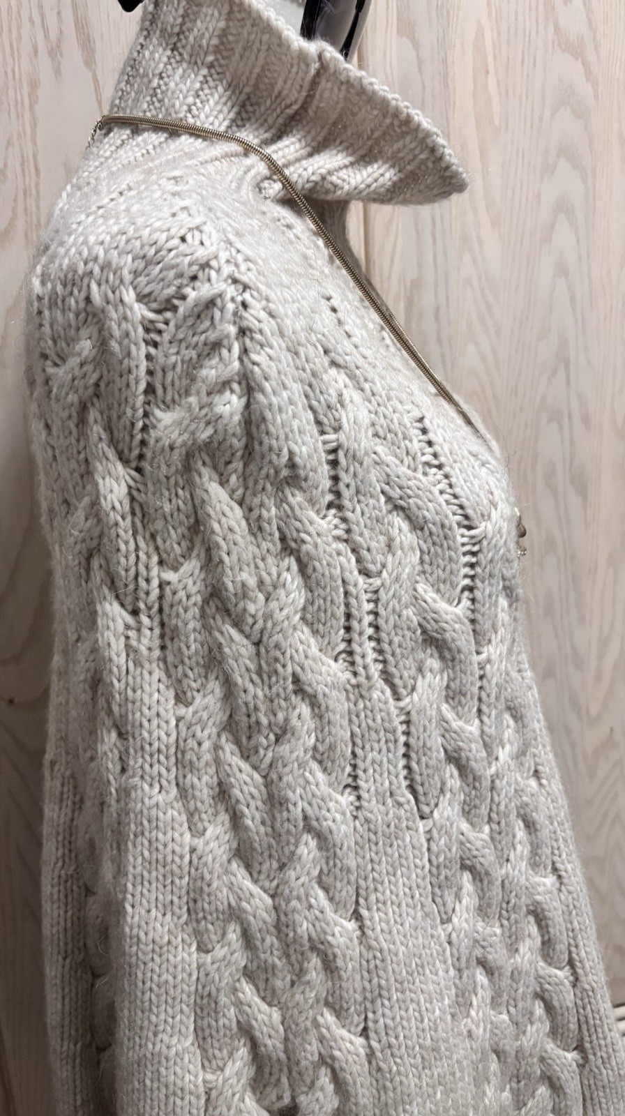 GELSO BIANCO ITALIAN CHUNKY CABLE KNIT ALPACA BLEND PONCHO OATMEAL COLOR . NEW .