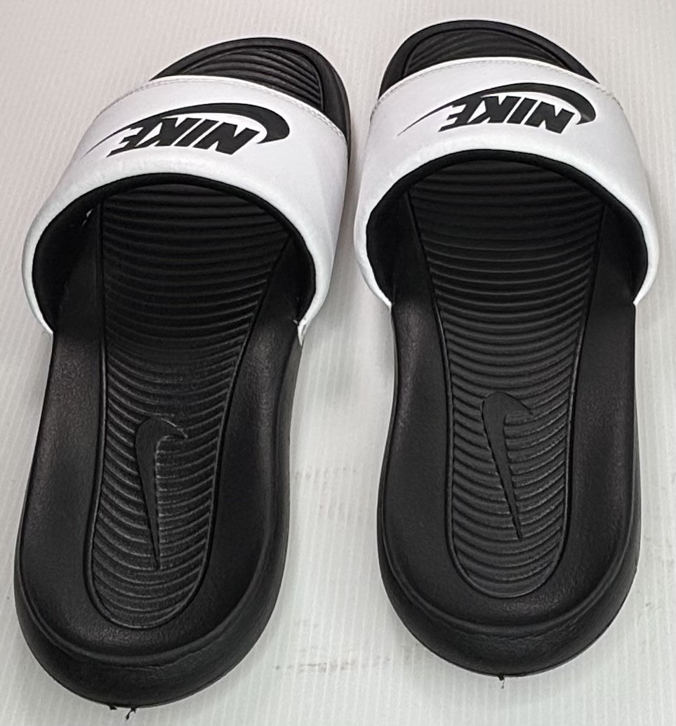 NIKE MEN’S VICTORI ONE SLIDES blk/wht/blk CN9675-005 Sandals Size 10