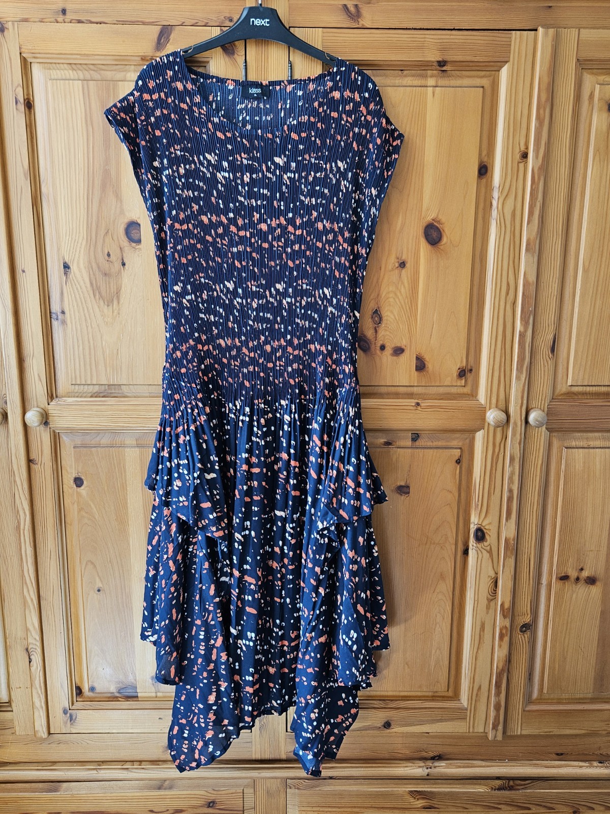KLASS – Navy Print Elasticated Stretch Dress Handkerchief Hem – Size XL