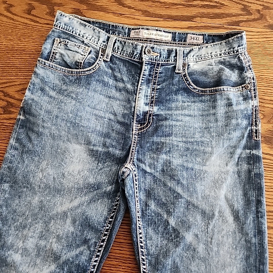 Buckle BKE Tyler Straight 34XL Medium Wash Whiskering Men’s Blue Jeans 34/35