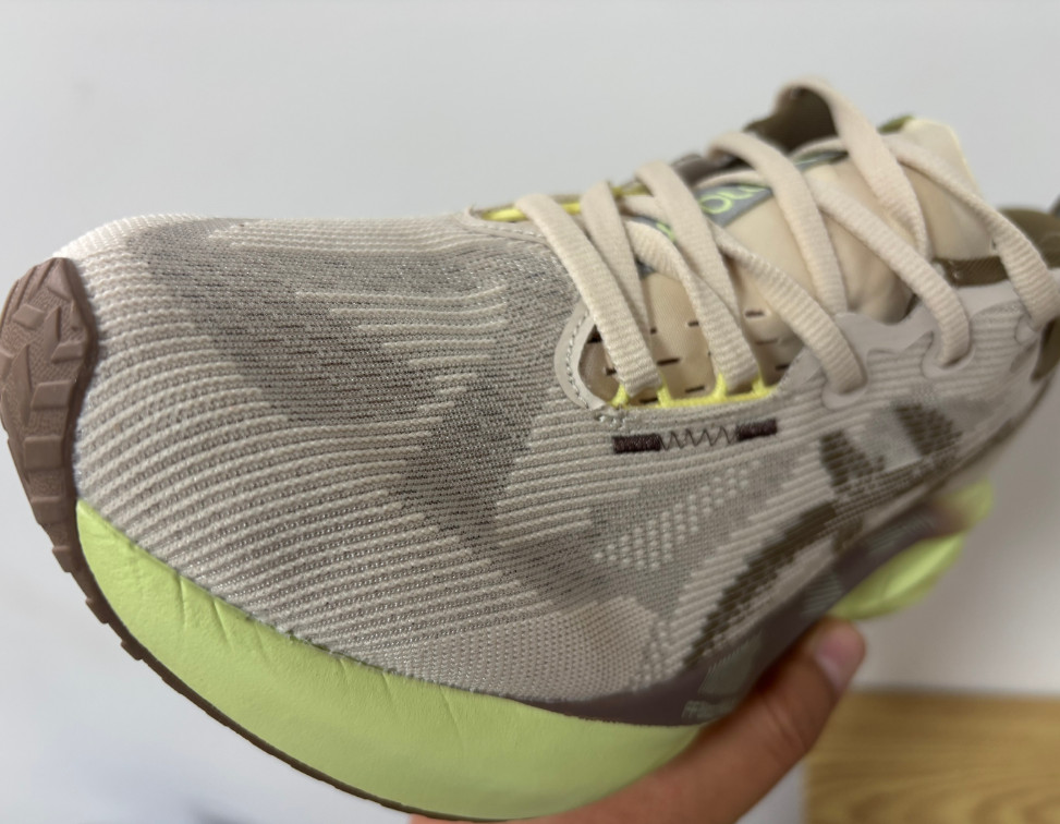 US 8.5 – Asics Novablast 5 Men Shoe Running Sneaker Trainer No Box