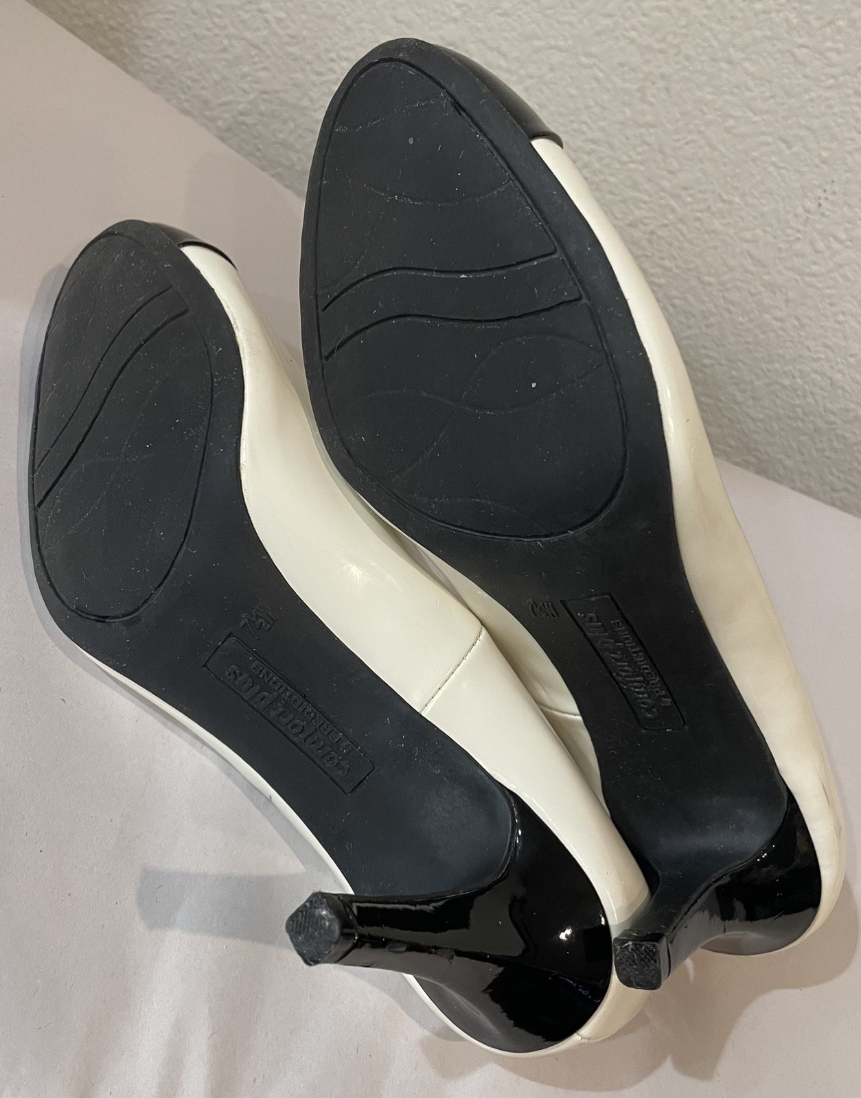 Comfort Plus Predictions Black/White Faux Patent Leather 2.5” Heel Size 7.5W