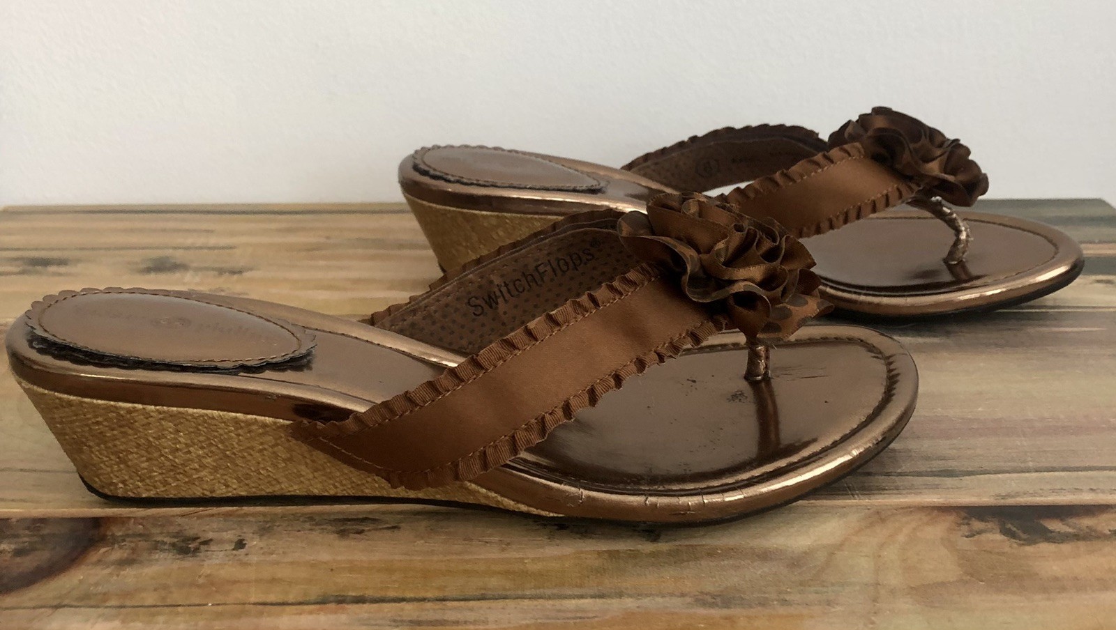 Lindsay Phillips Switchflops Kitten Heel Thong Sandals – Size 8