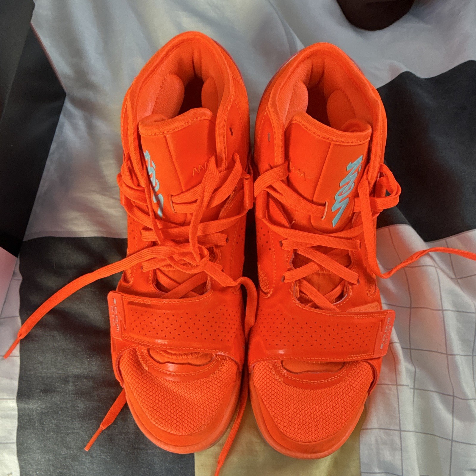 Jordan Zion 2 Men’s Orange Mid Top Basketball Sneakers Lace Up DO8990-800