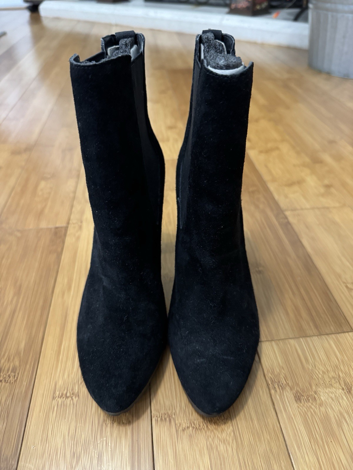 Size 7.5B Lauren Ralph Lauren Black Suede Ankle Boots Side zip 4.5 Inches Heel