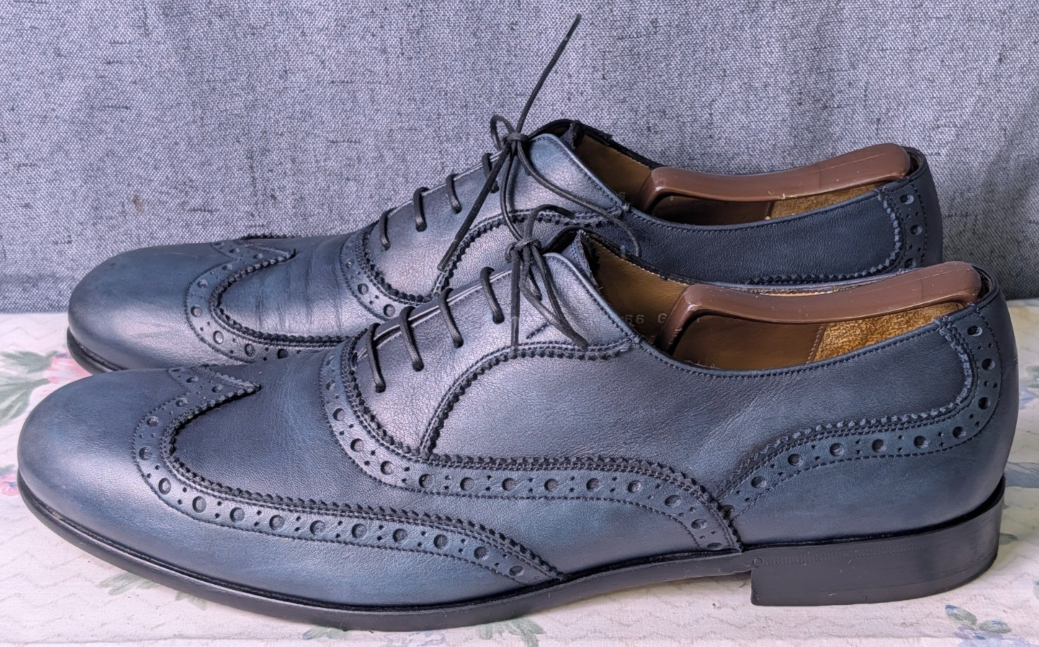 Salvatore Ferragamo Wingtip Brogue Navy Leather Dress Shoes Men’s 9.5D ITALY