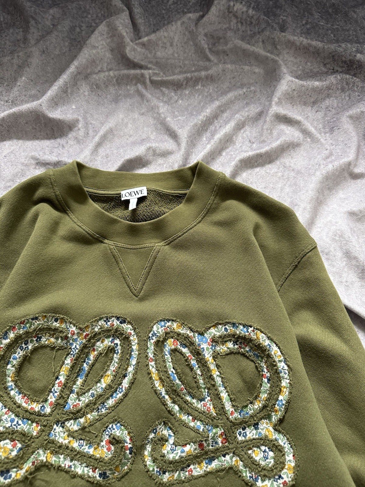 Loewe Slim Fit Anagram Flowers Logo Embroidered Cotton Sweatshirt Green Size S