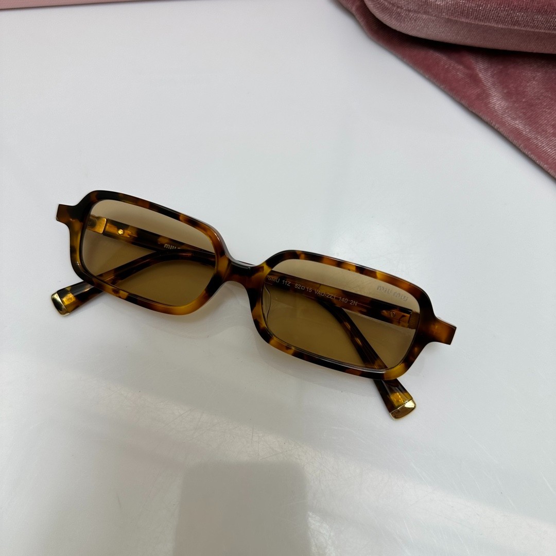 Chic Tortoiseshell Rectangle Sunglasses Slim Frame Brown Tinted Lens Glasses