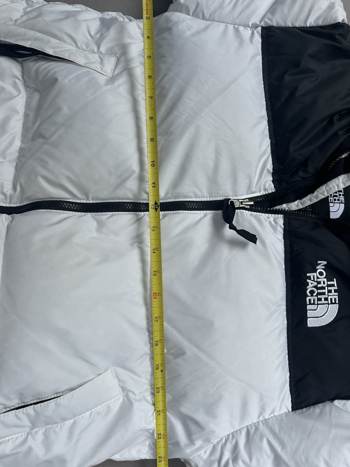 The North Face Mens Large (L) 1996 Retro Nuptse Jacket White & Black