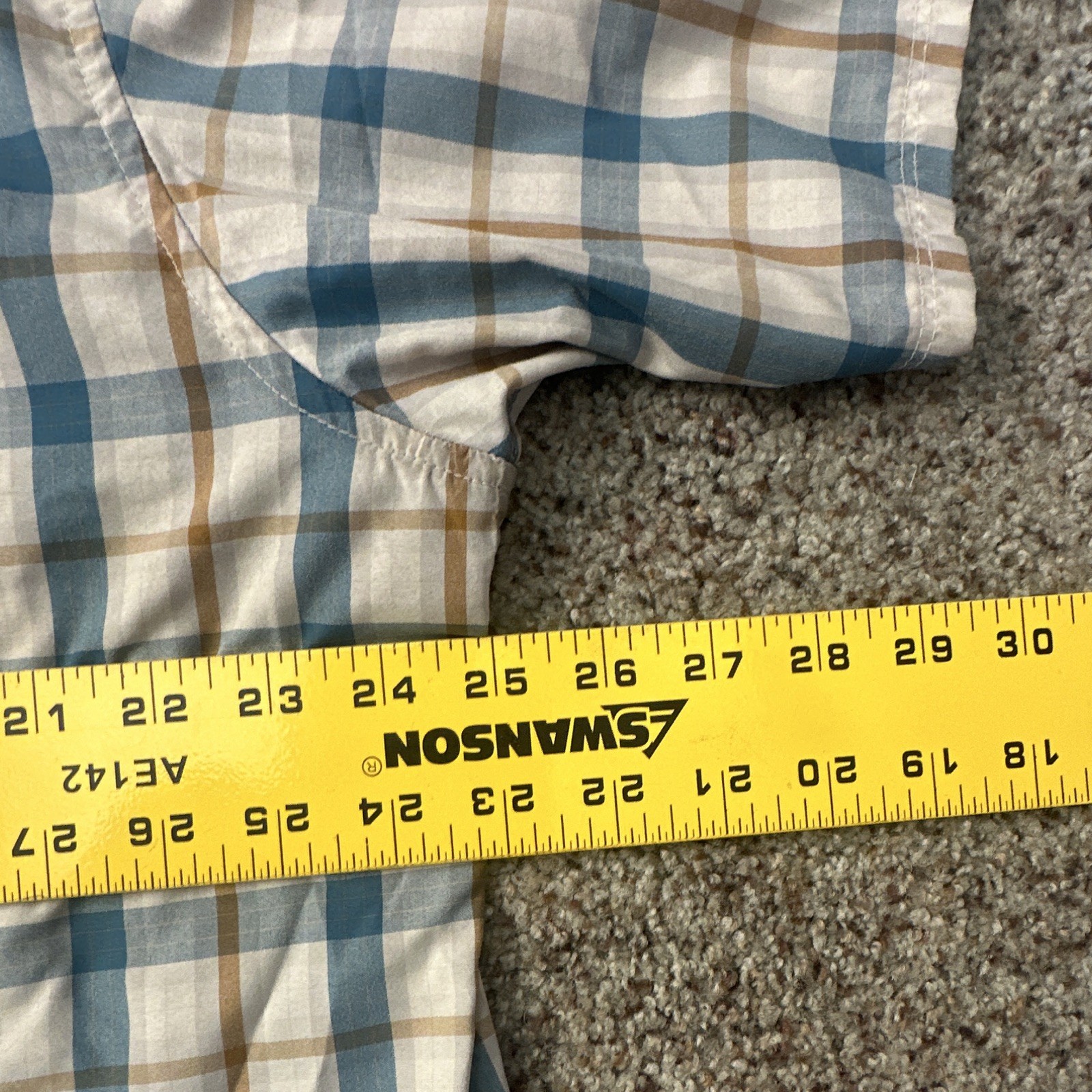 Mountain Hardware Mens XL Blue Tan Plaid Short Sleeve Button-Up