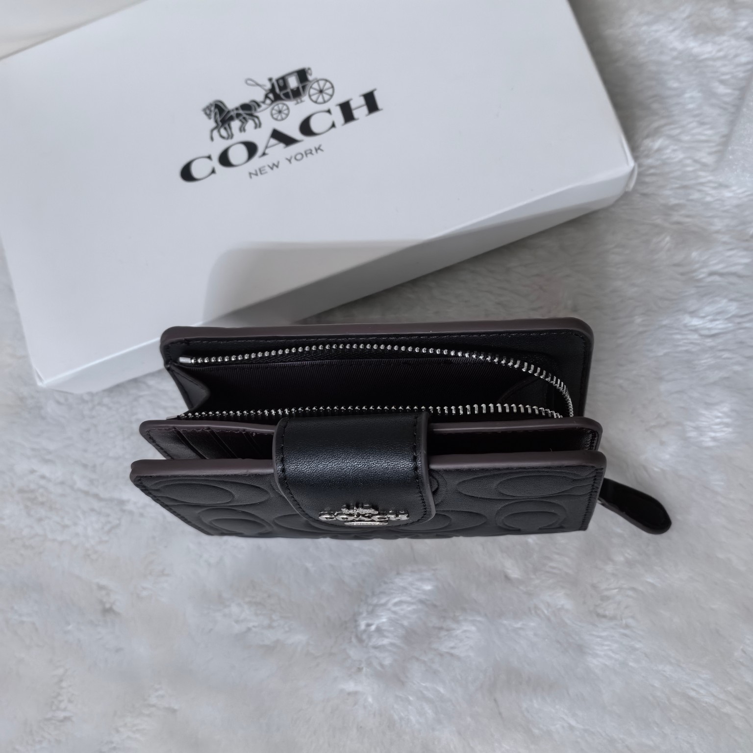 COACH Medium Corner Zip Wallet With Signature CM241 Black outlet New With Box