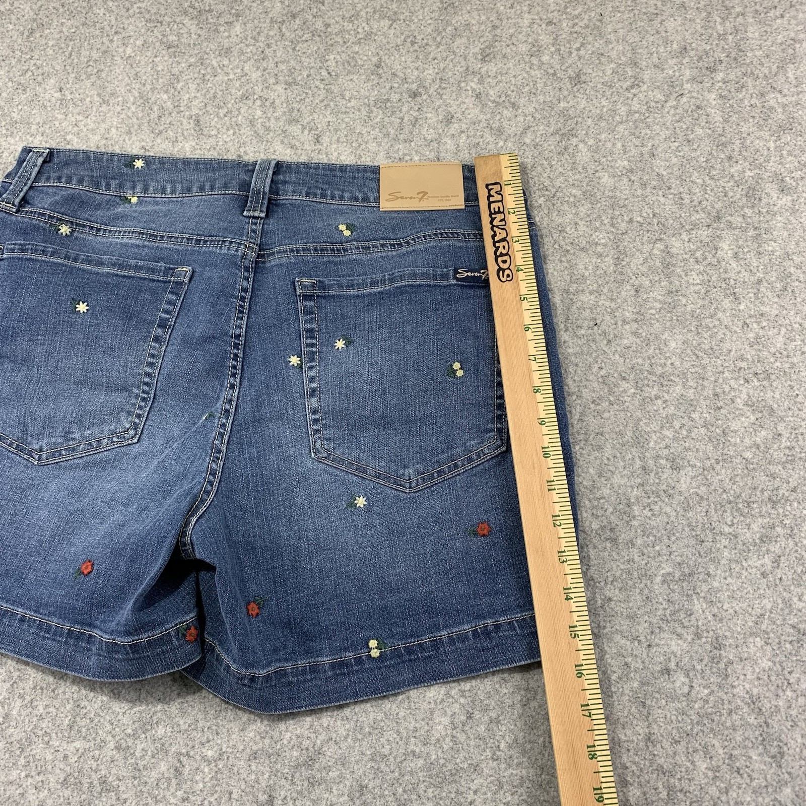 Seven7 Womens High-Rise Embroidered Floral Weekend Short Denim Size 12
