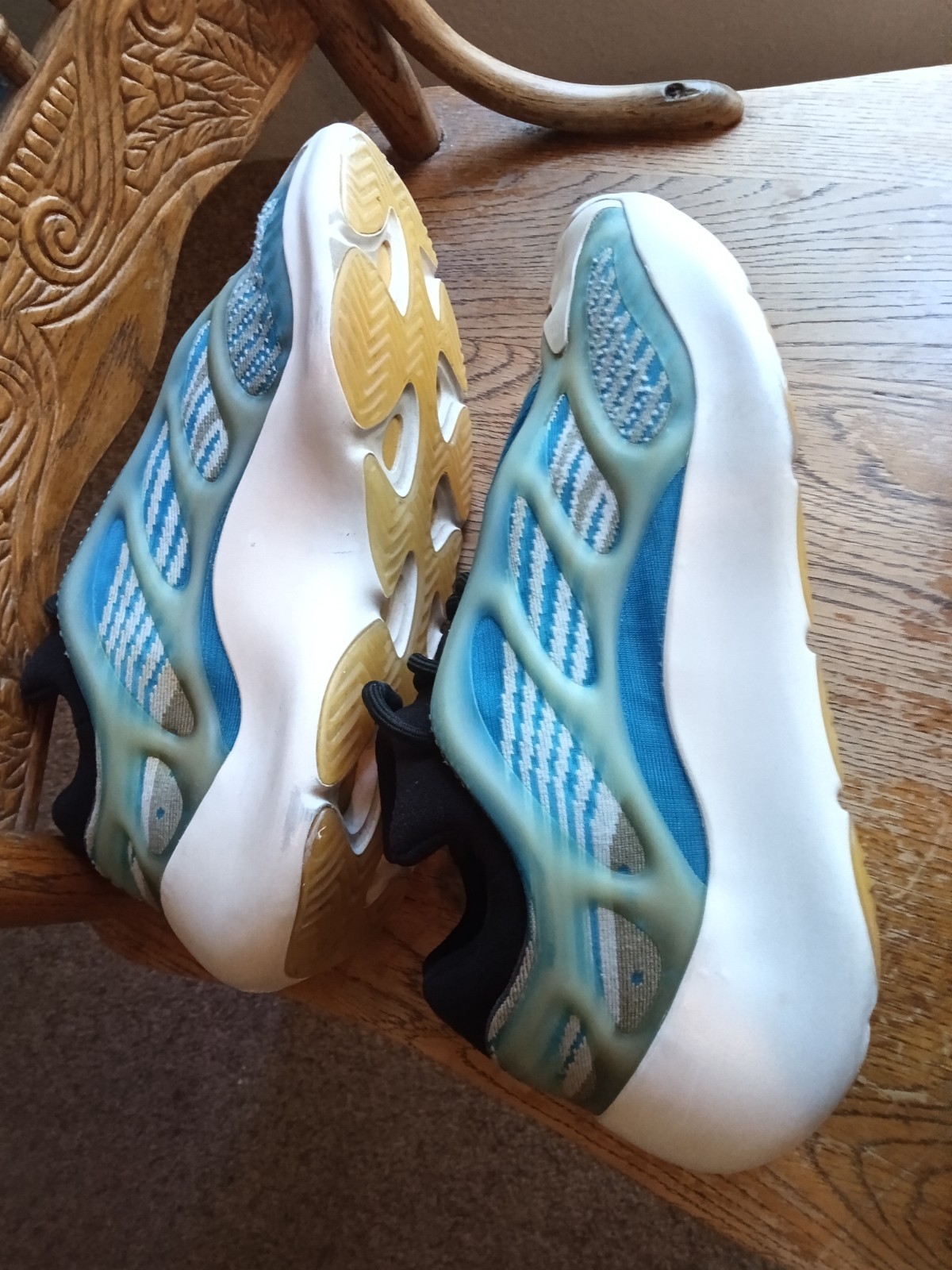 Size 10 – adidas Yeezy 700 V3 Arzareth