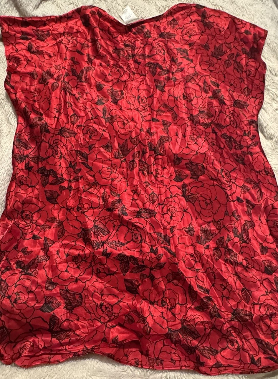 Delicates Soft Slinky Satin Sleep Shirt Nightgown Sexy XL XXL Vamp Romantic Plus