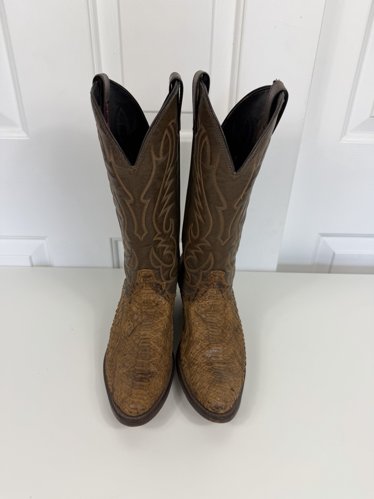 Laredo Brown Snakeskin Cowboy Western Boots Men’s Size 8D Made In USA