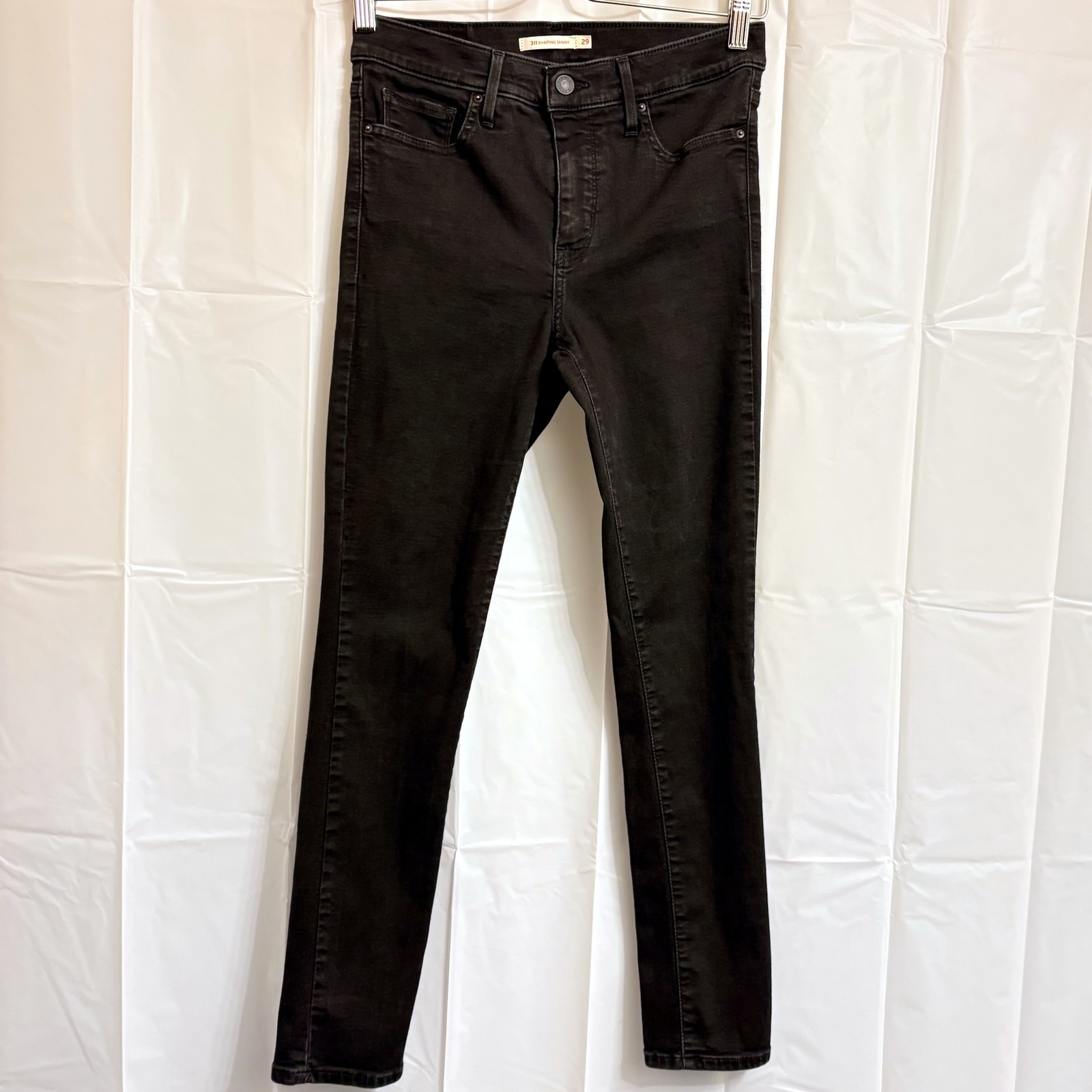 Levi’s Women’s 311 Shaping Skinny Jeans Size 29 Black