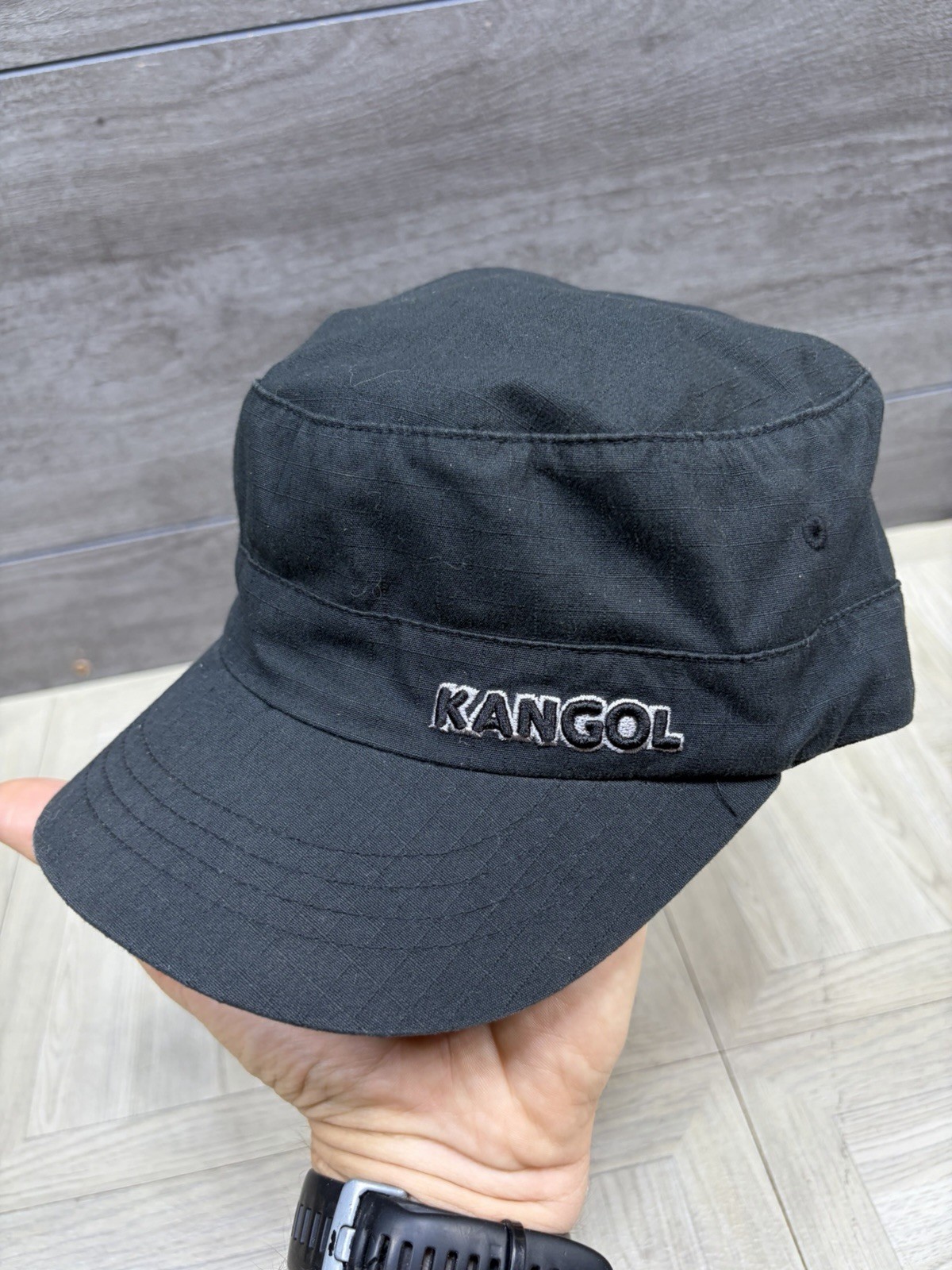 Kangol Black Flexfit Army Cap Hat Kangaroo Logo Lightweight S/M