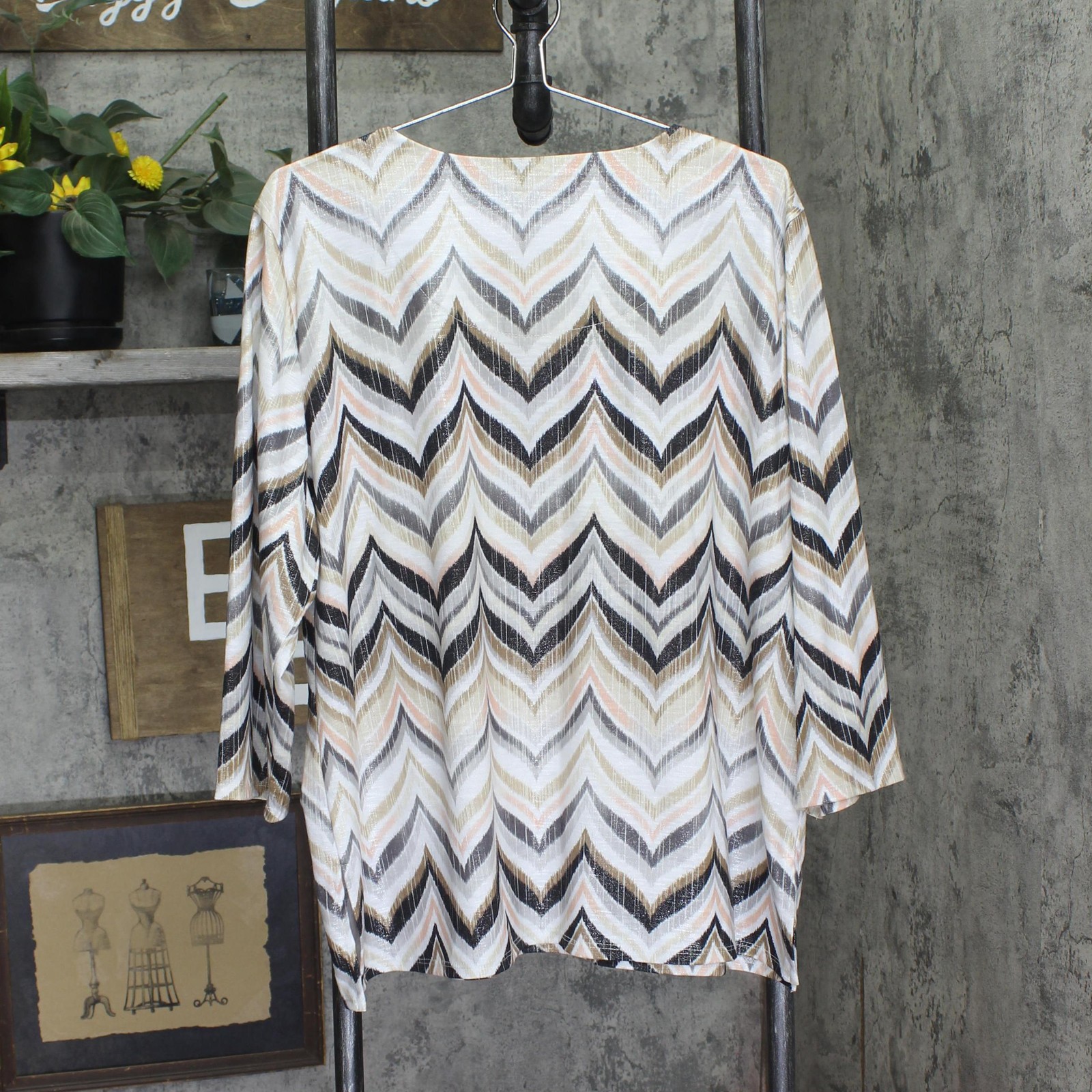 Alfred Dunner Shimmer Neck Accent Chevron Blouse Top Black Multi 1X
