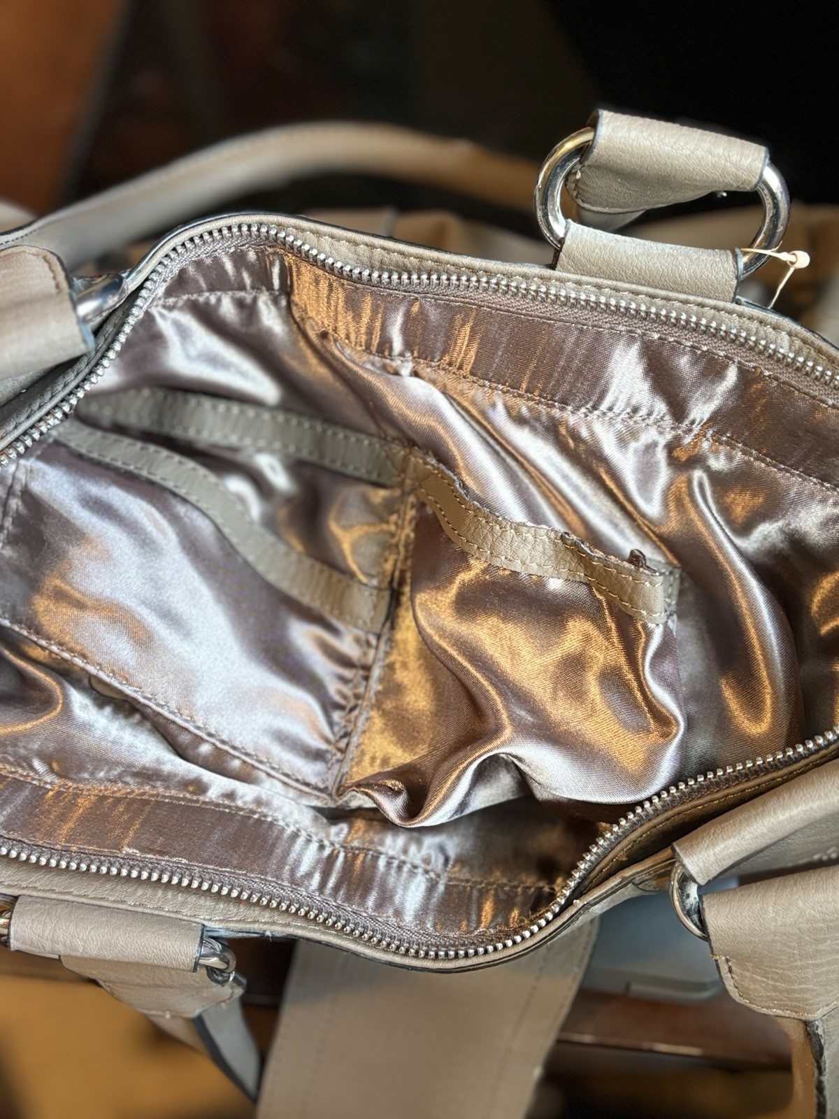 GUESS Women’s Handbag Tapue