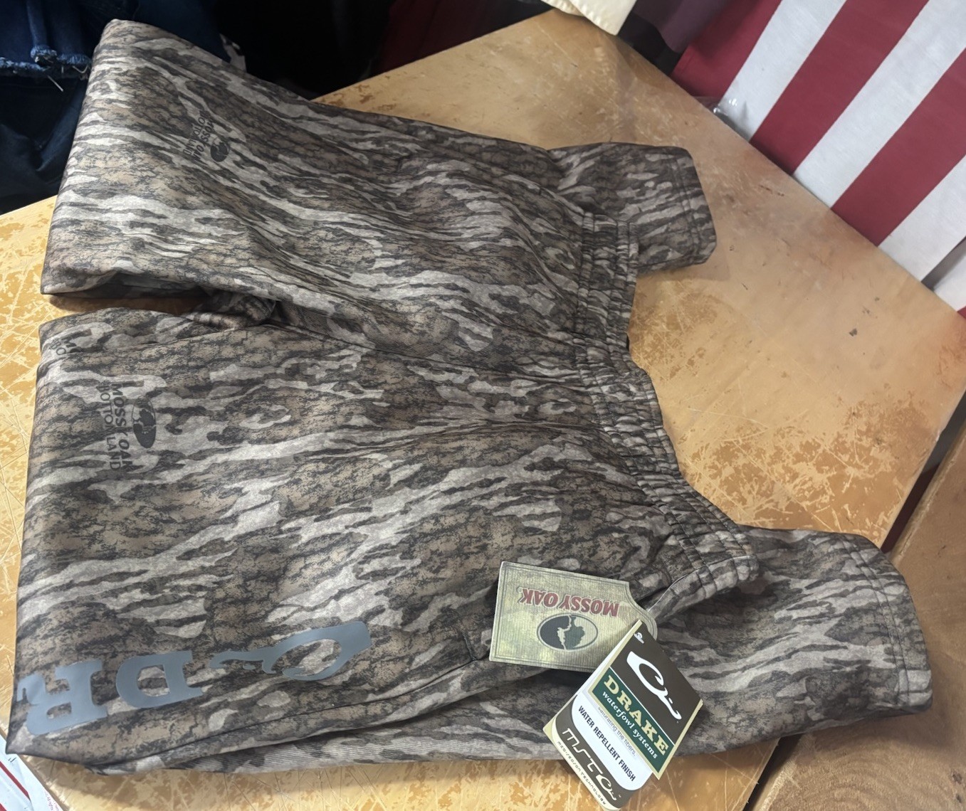 new $80 DRAKE MST Mossy Oak Bottomland Under-wader Jogger Pants Mens S 28-30