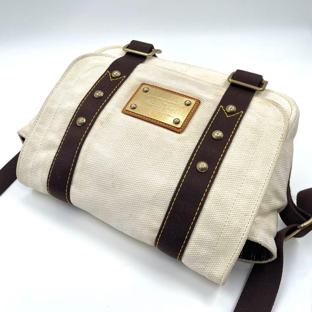 Louis Vuitton Antigua Buzas PM Shoulder Bag M40042 White Size: W11.4xH7.9 in.