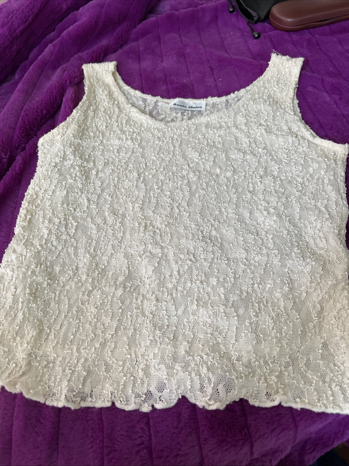 Ivory Stretch Lace Bouclé Chemise Bust 30-40 In; Shoulder To Hem 19 Inch ￼
