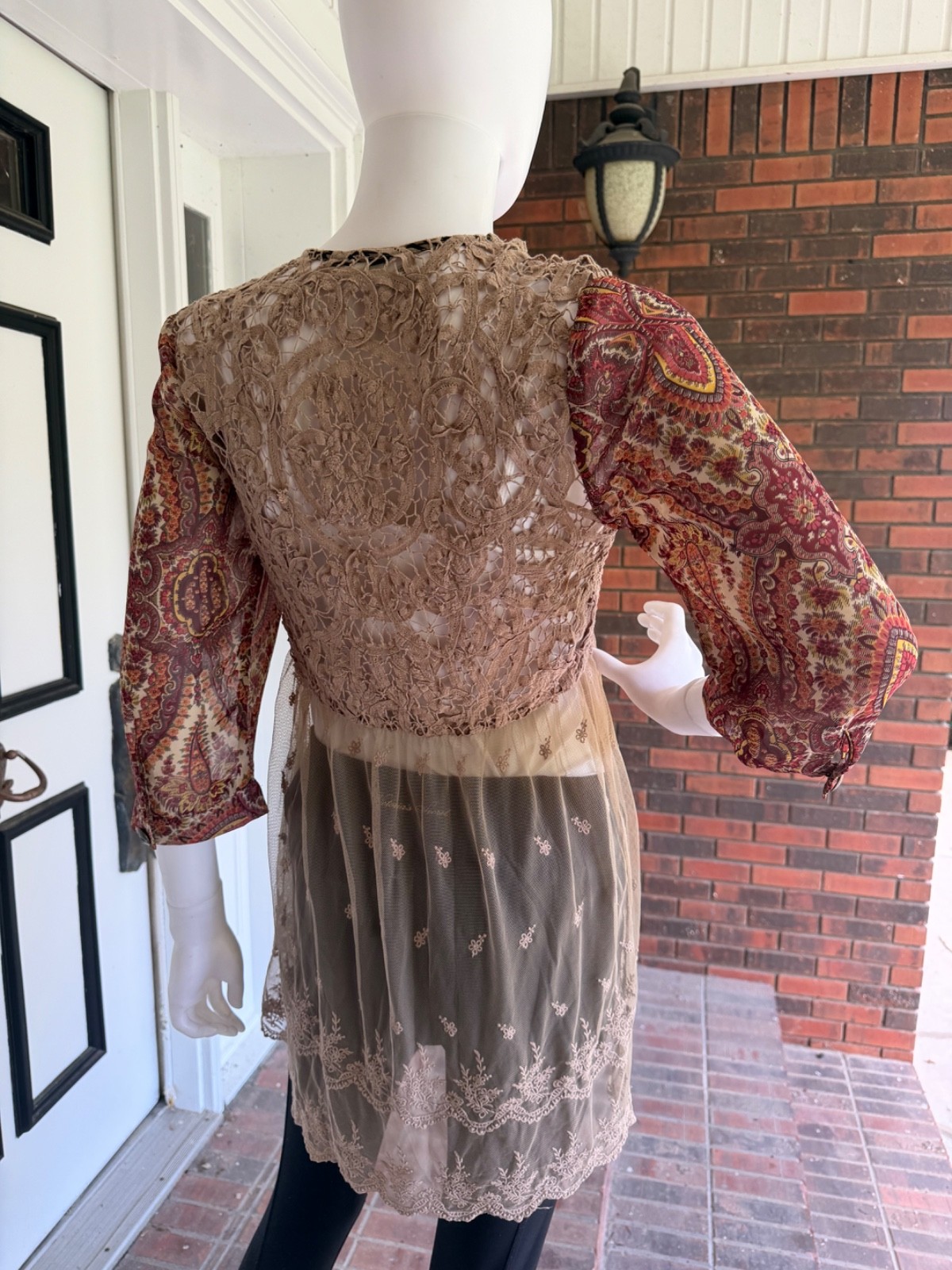 BKE GIMMICKSSize SMALL Brown Floral Lace Sheer Button Up V Neck Semi Sheer Tunic