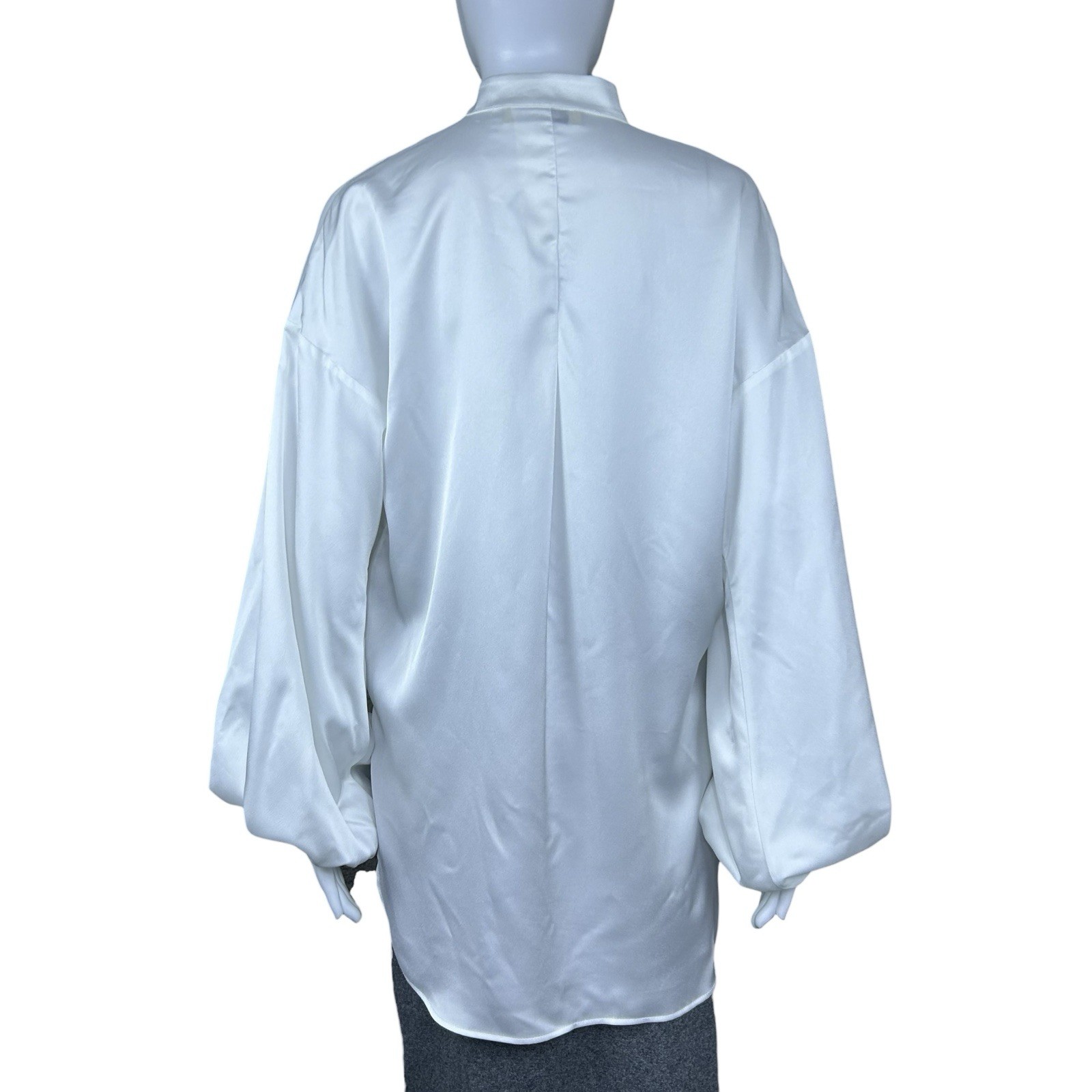 Kallmeyer Appartement Ballon Satin Button Down Shirt Size 4 Quiet Luxury Blouse