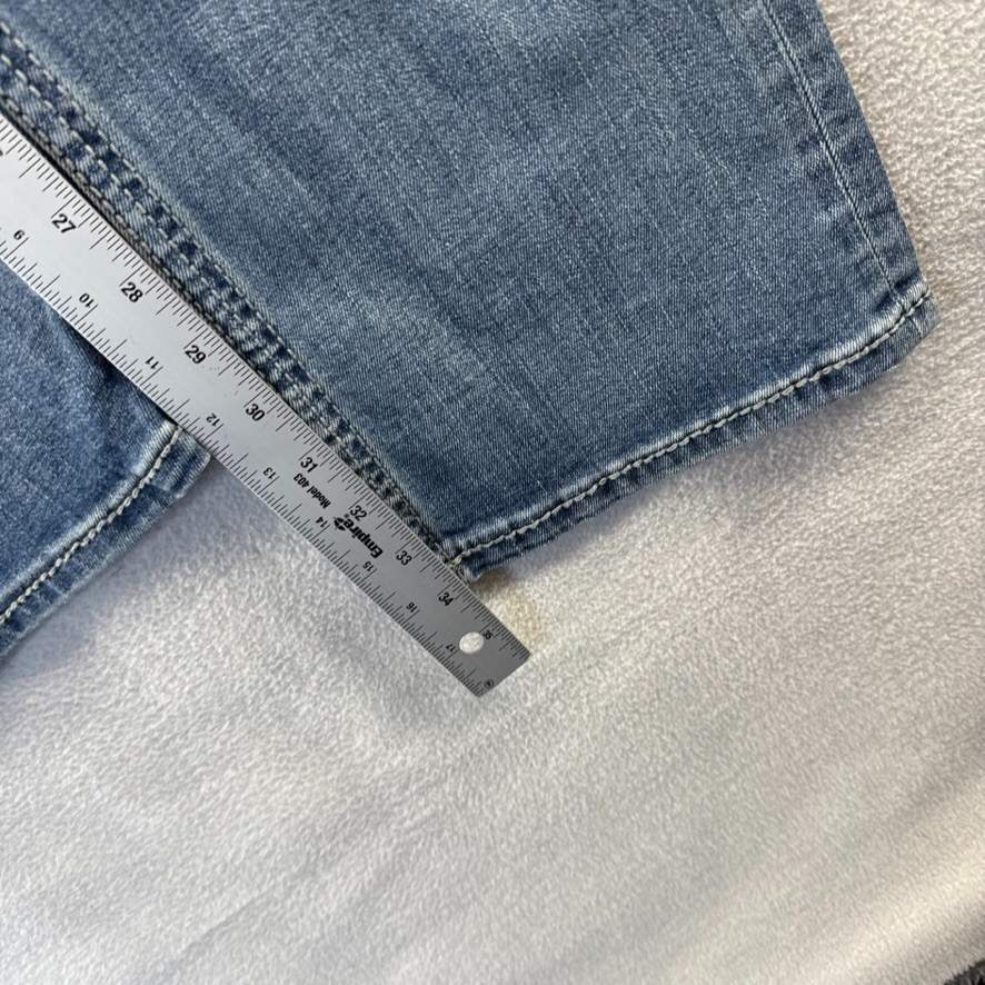 Buckle BKE Jeans mens 32×34 Blue Medium Wash Tyler Straight Whisker 5 Pocket NEW