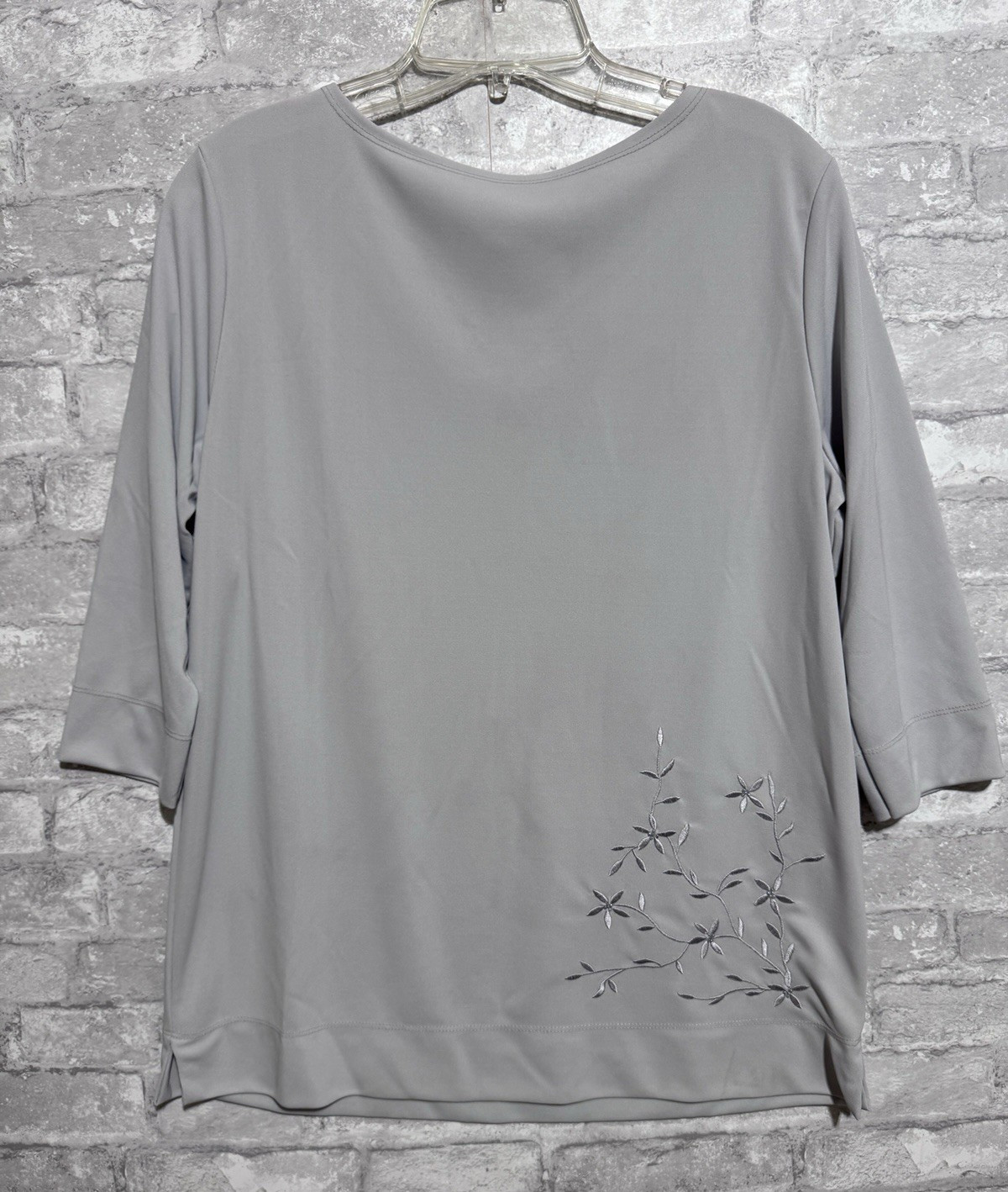 NWT Kathy Ireland Gray Embroidered Boat Neck Tunic Blouse Size Small