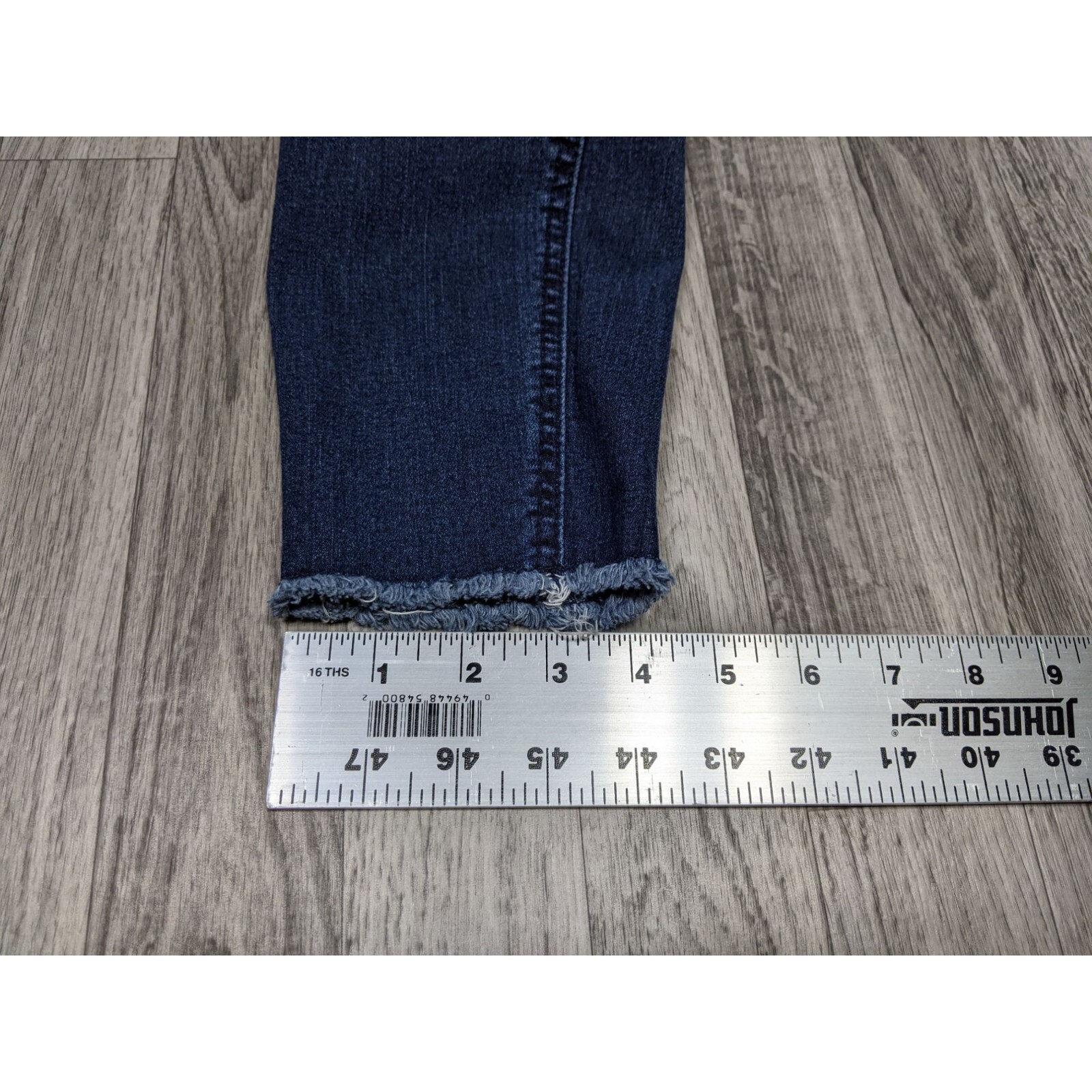 Refuge Womens Size 2 Distressed Fringe Hem Whiskered Skinny Denim Blue Jeans