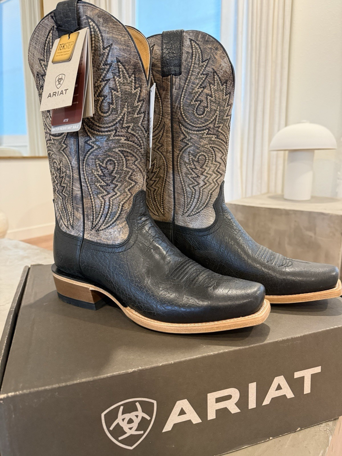 Ariat Futurity Platinum Black Bison Cowboy Boots Mens 11EE Wide NWT