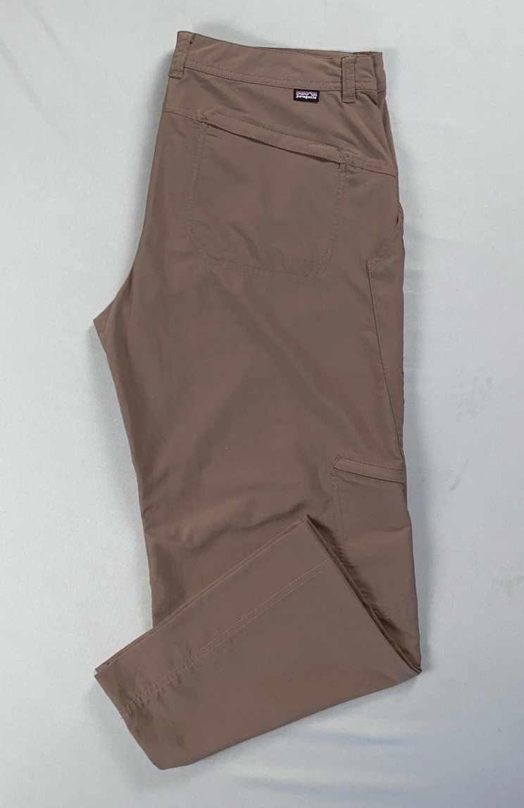 Patagonia 56419 Nylon/Poly Crop Cargo Hiking Pants. Brown, Women’s 10. MINT!