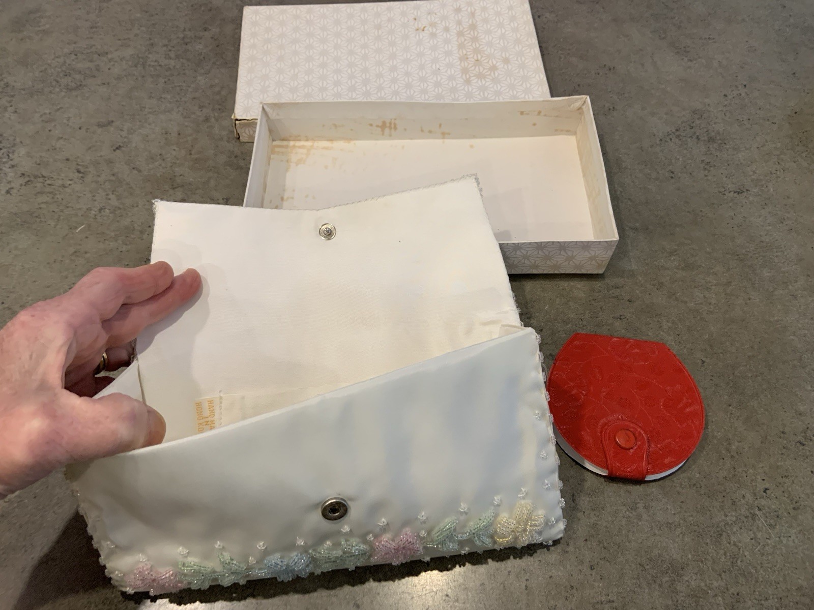 Vintage Hand Beaded Floral Envelope Clutch Handmade Hong Kong W/Compact