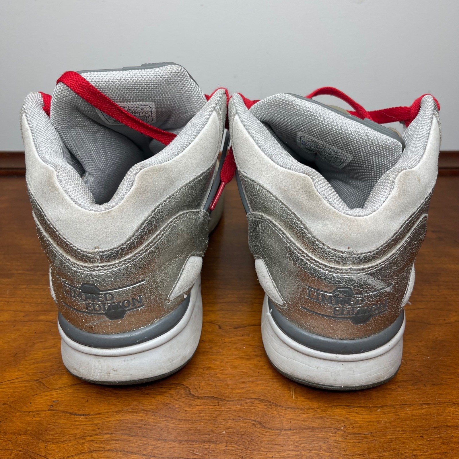 Reebok Pump Omni Lite Limited Edition Mens Metallic Silver Grey Red Sneaker 10.5