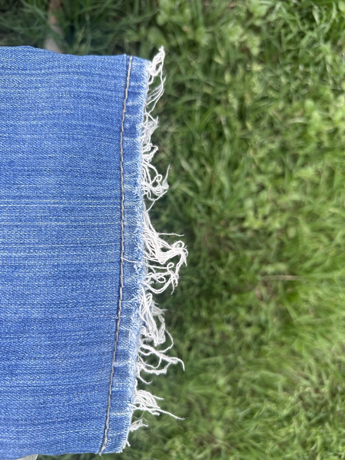 Ladies Big Star “LIV” Bootcut Jeans Size 27 Distressed Denim X 27 Inseam HOT!