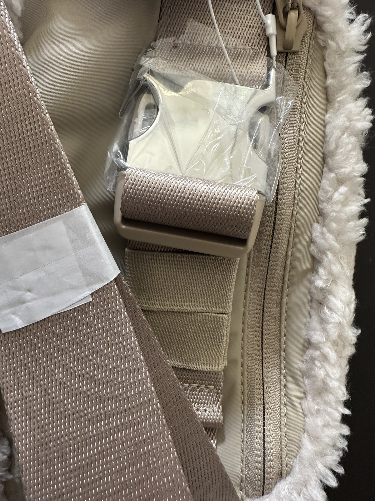 Sealed- Lululemon Everywhere Fleece Belt Bag Natural Light Ivory Trench Fur