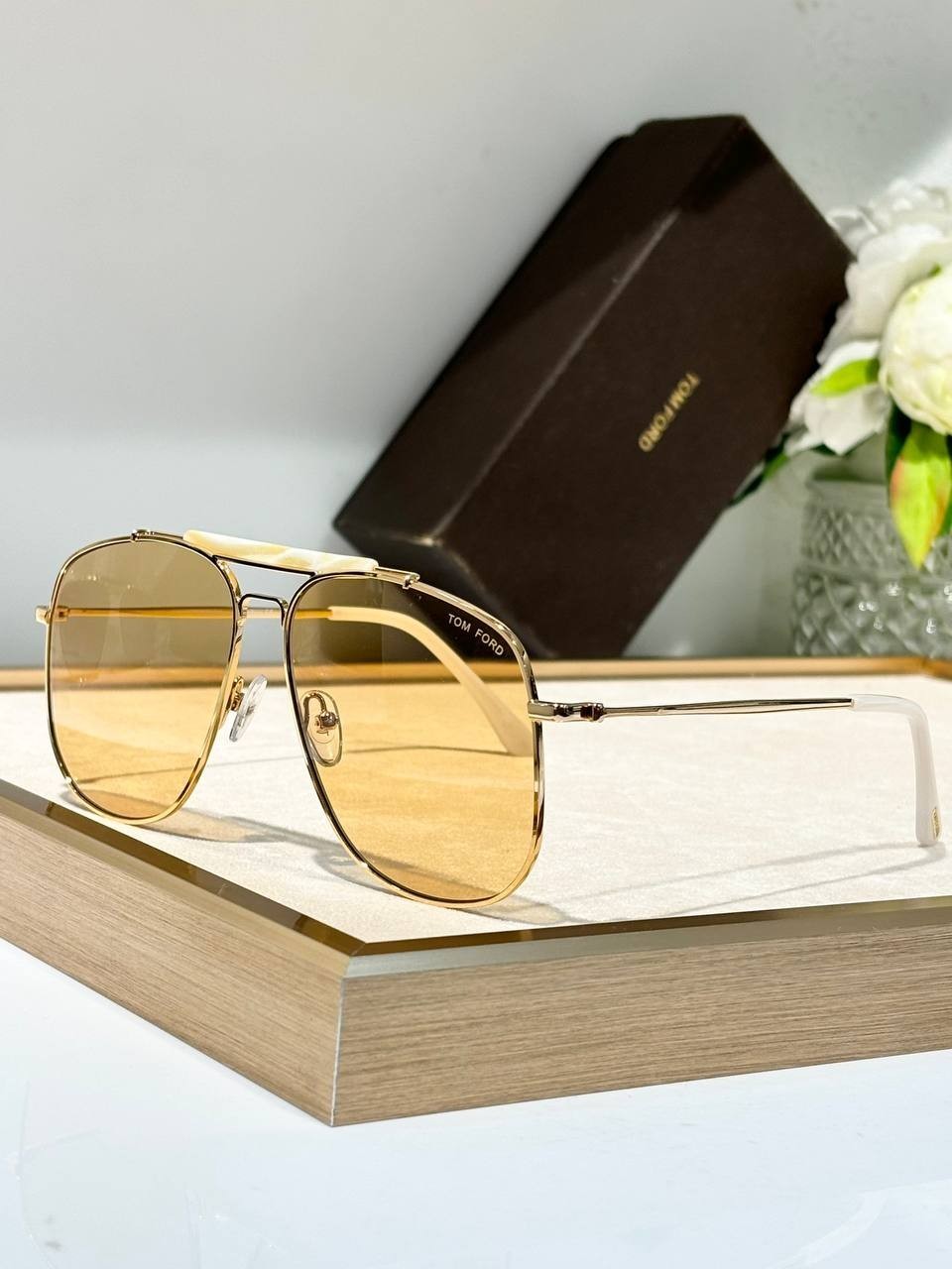 Tom Ford TF557 Gold Aviator Sunglasses Brown Gradient Lenses 58-13-145