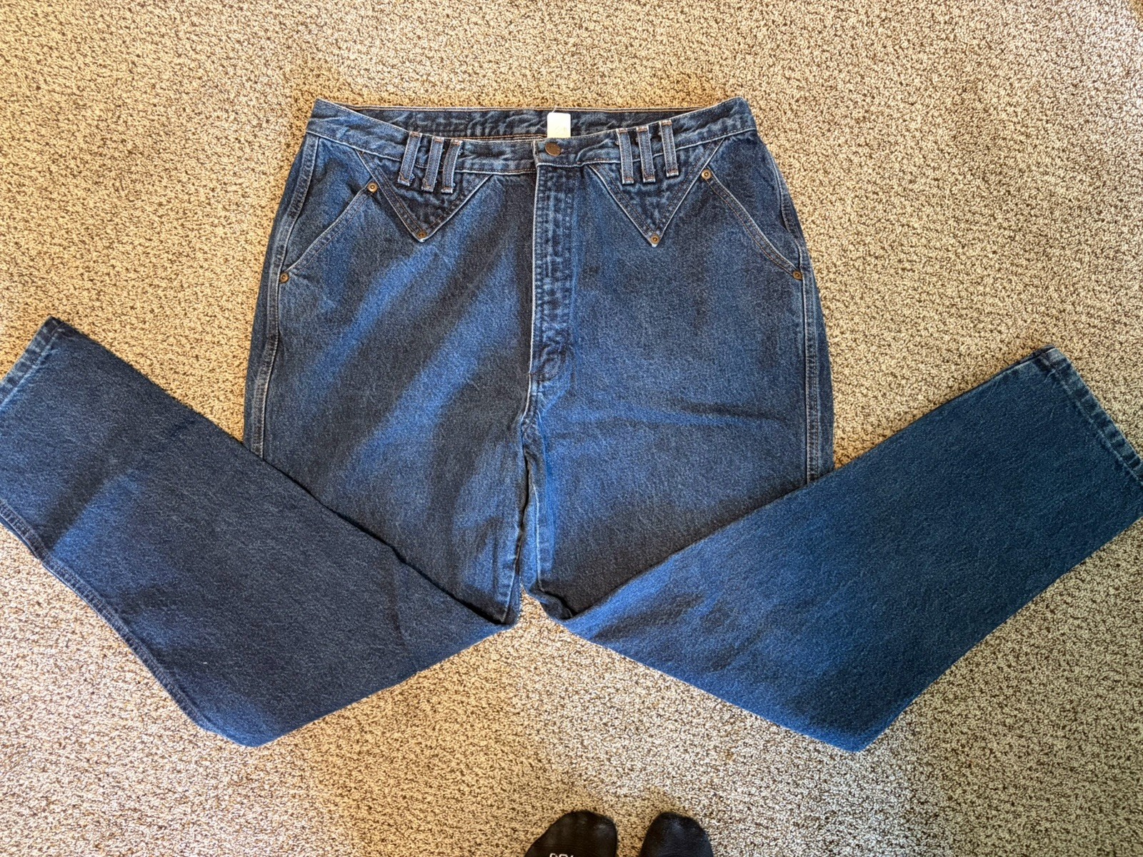 Rocky Mountain Clothing Co. Men’s Blue Medium Wash Tapered Denim Jeans 5-Pocket