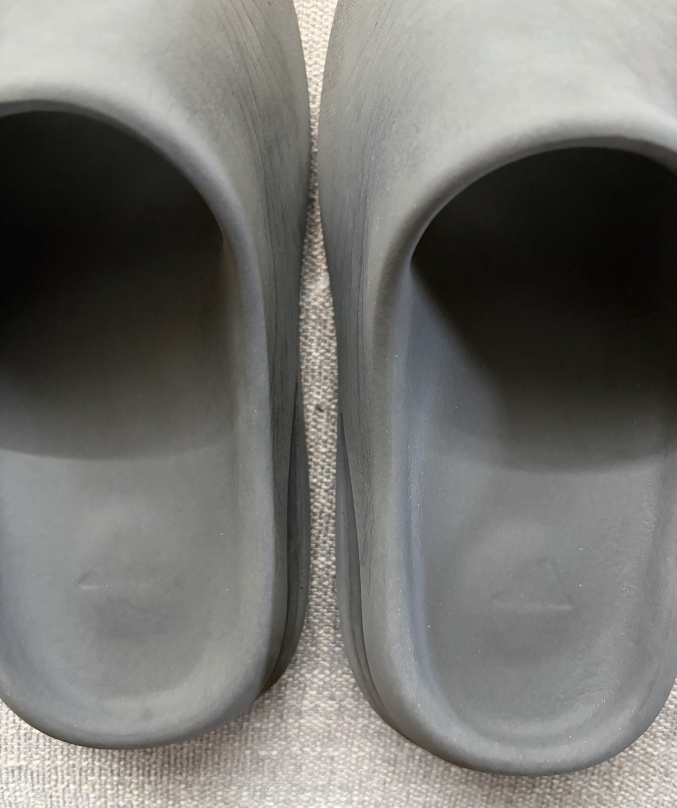 Yeezy Slides Slate Grey Size 5 Og Men’s Used Original Box