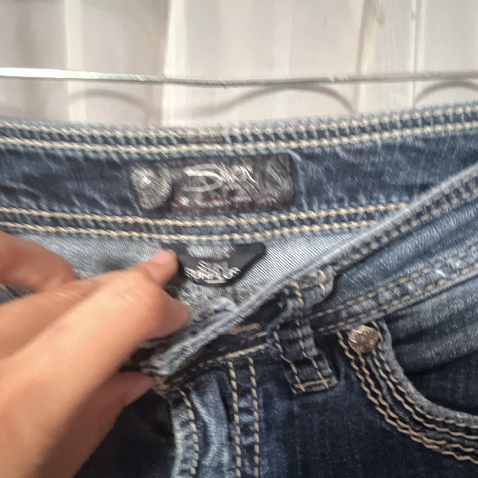 Silver Jeans Co. Women’s Bootcut Slim Fit Medium Wash Blue Denim Cotton Jeans