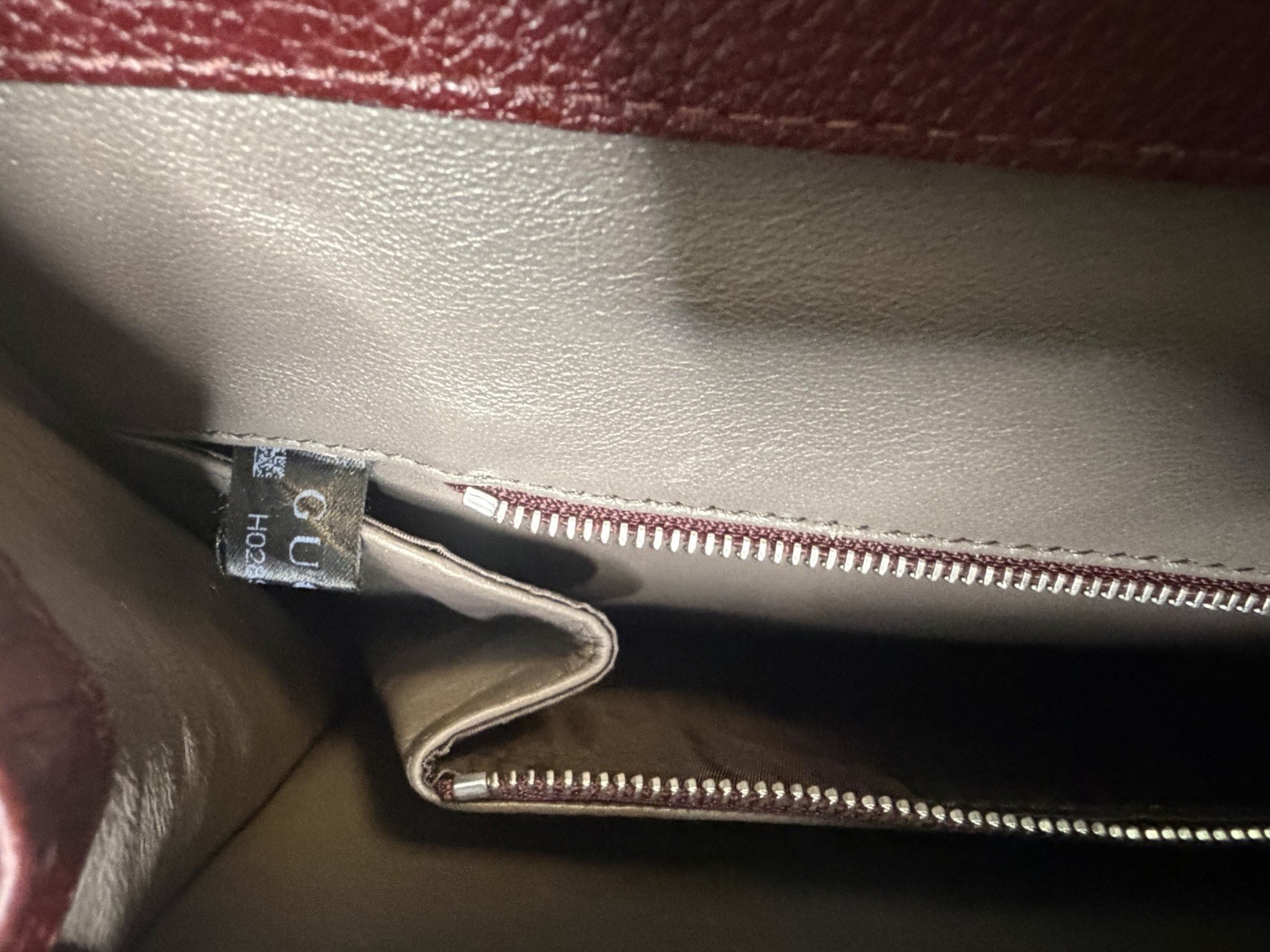 Gucci Zumi Grained Leather Medium Top Handle Shoulder Bag Burgundy Entrupy COA