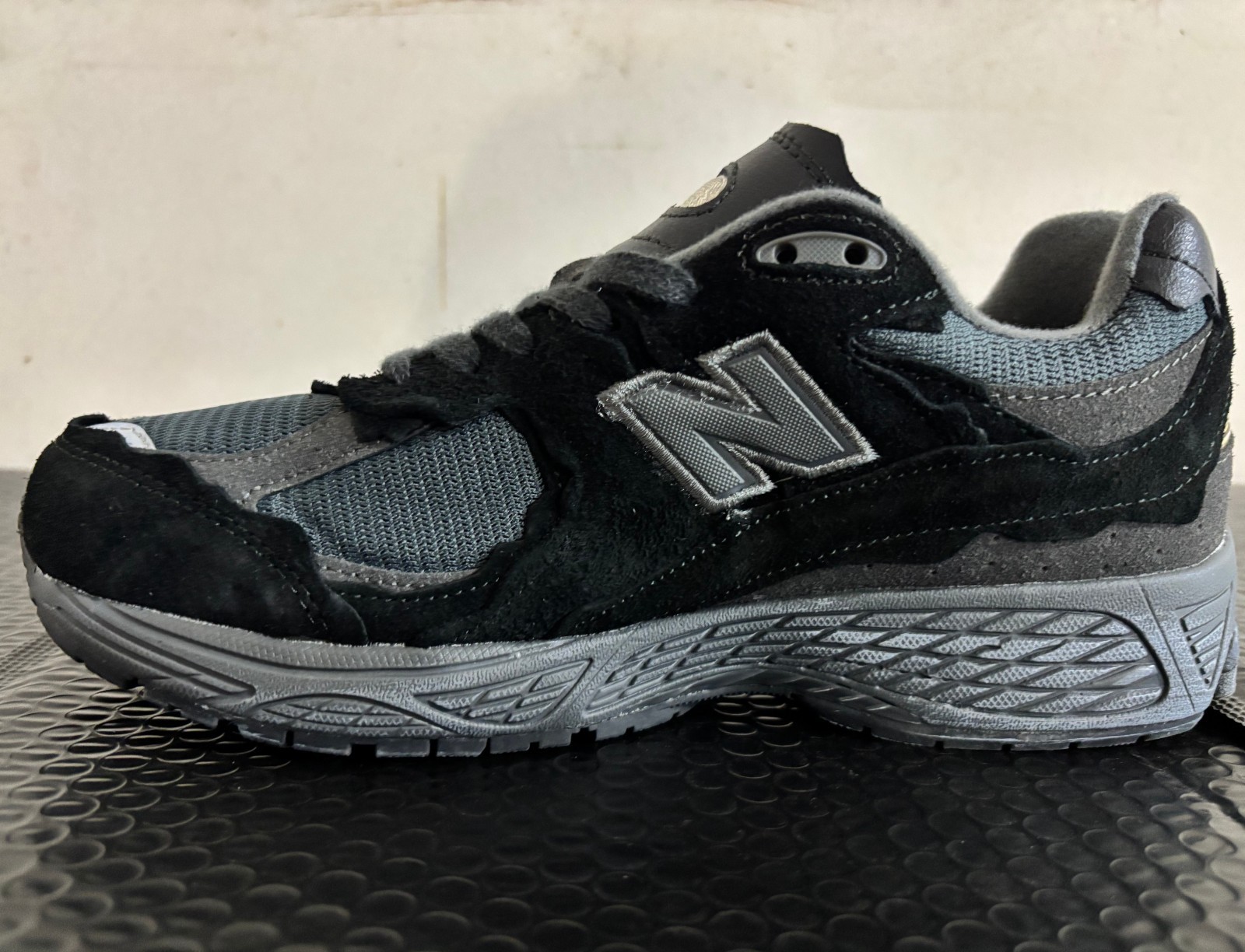 New Balance 2002R “Phantom Black” Protection Pack US 11 No Box Men’s Sneakers